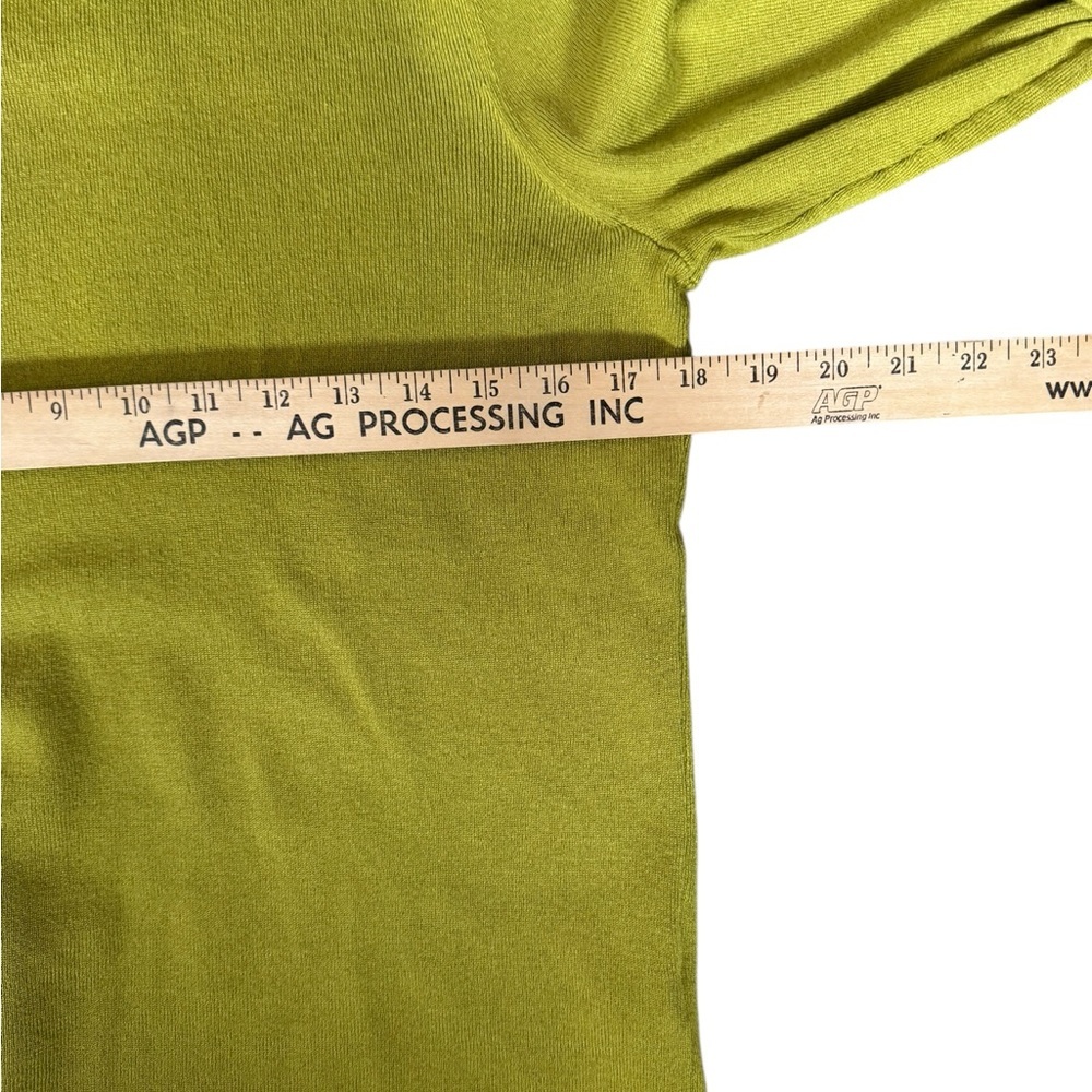 Chico’s Lime Green Turtleneck Sweater Size 2 L Cozy Soft Minimalist Preppy Y23 - Picture 3 of 6
